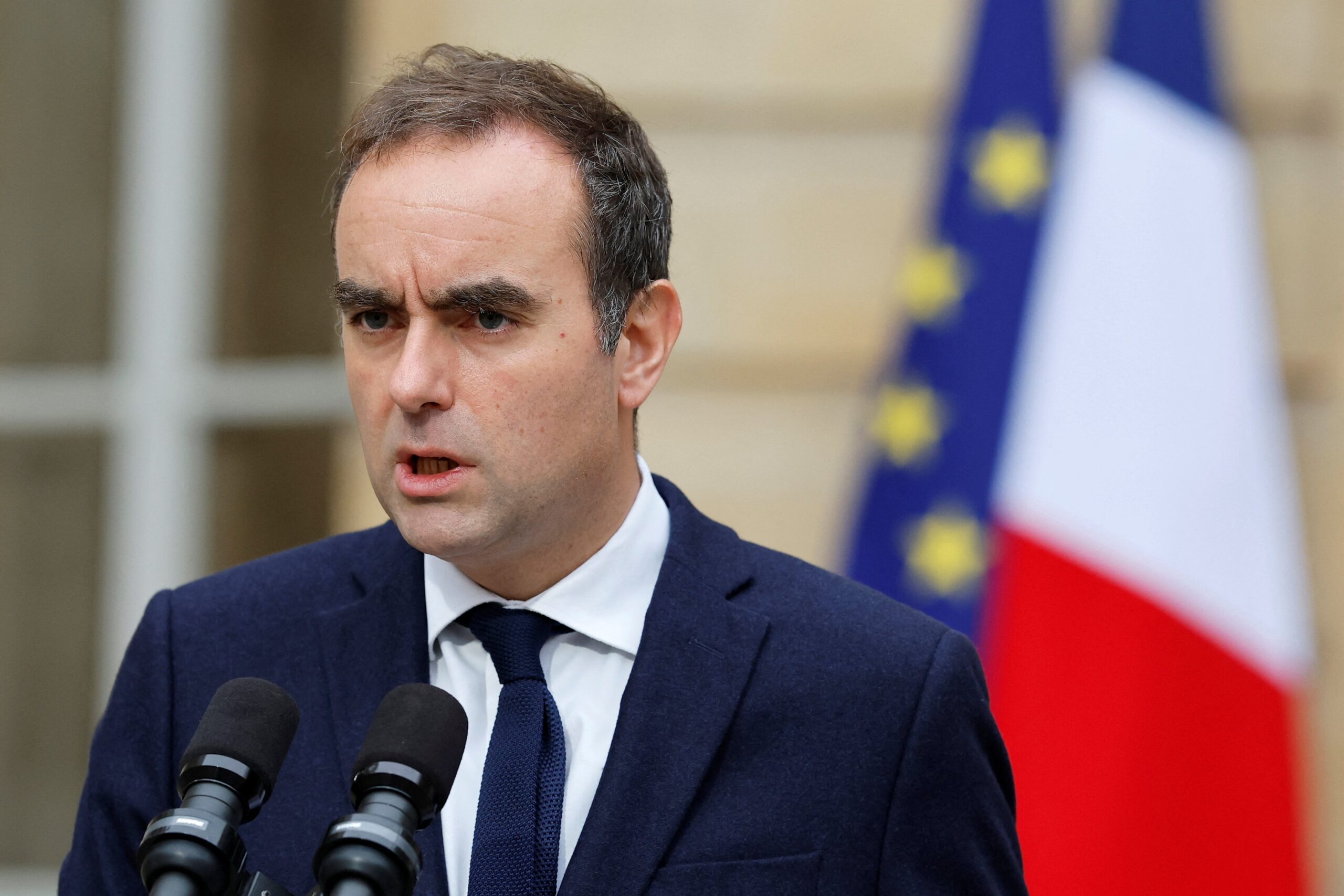 lecornu races against time to form a new government and present